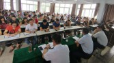 公司召開上半年度工作總結會